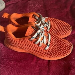 Nobull women’s size 6